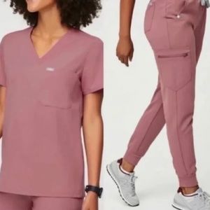 Catarina one pocket scrub top and Zamora joggers XL